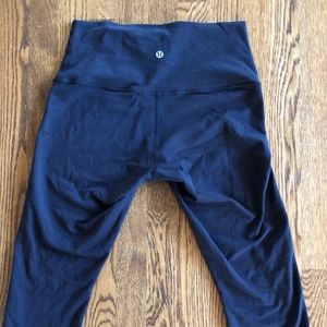 Llululemon Chatarunga Wnder Under Crop Size 8